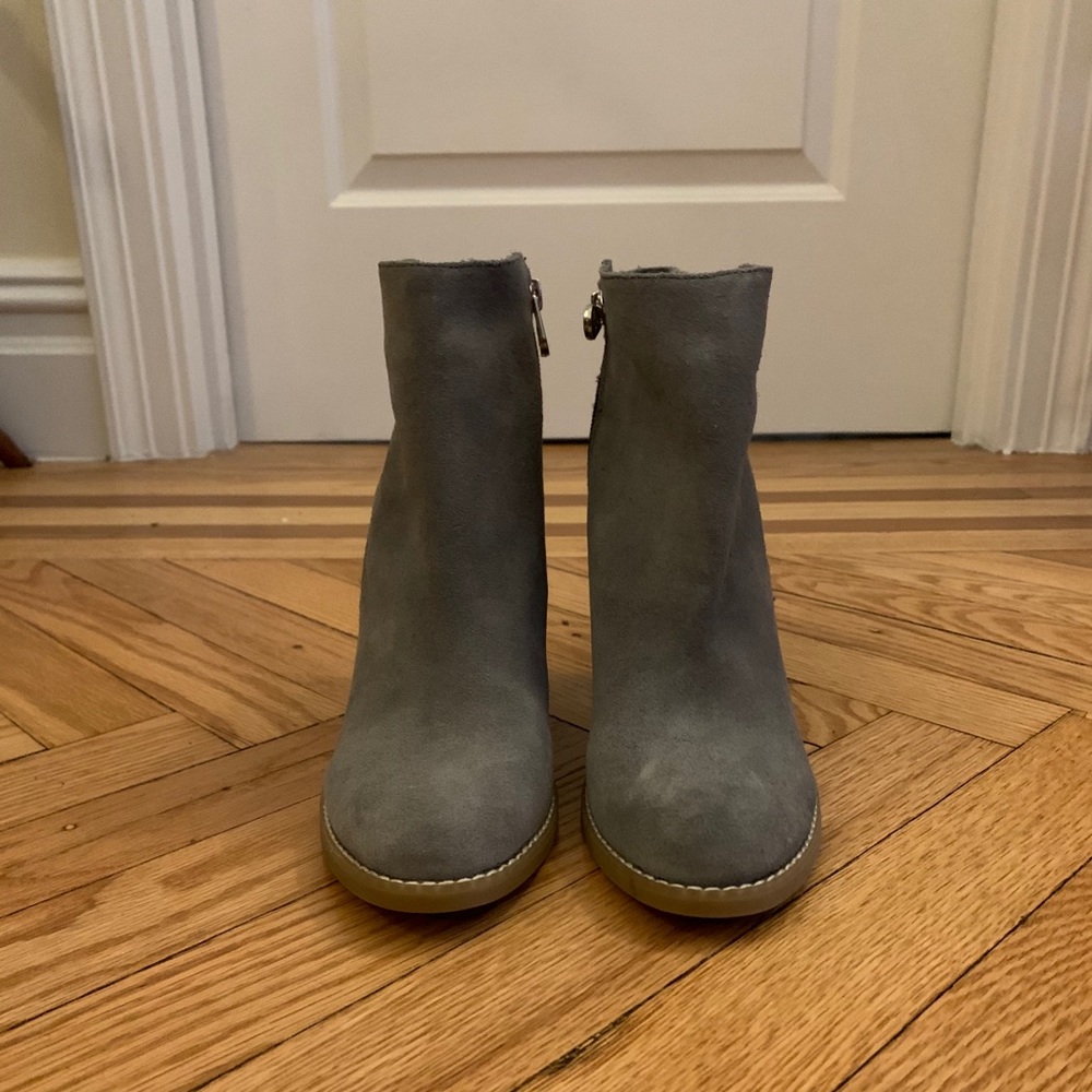Wonder Grey Leather Ankle Boots
